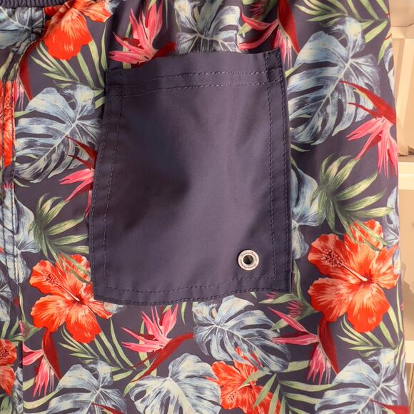 Tommy Bahama boys size 14/16 swim trunks botanical, coastal, beachy #2443 - Picture 4 of 8